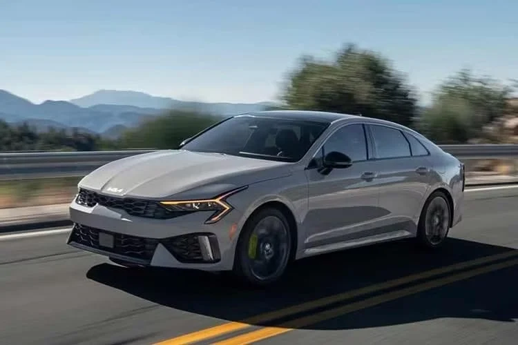 Kia K5 Facelift Terungkap, Bermesin Hybrid dengan Teknologi Premium