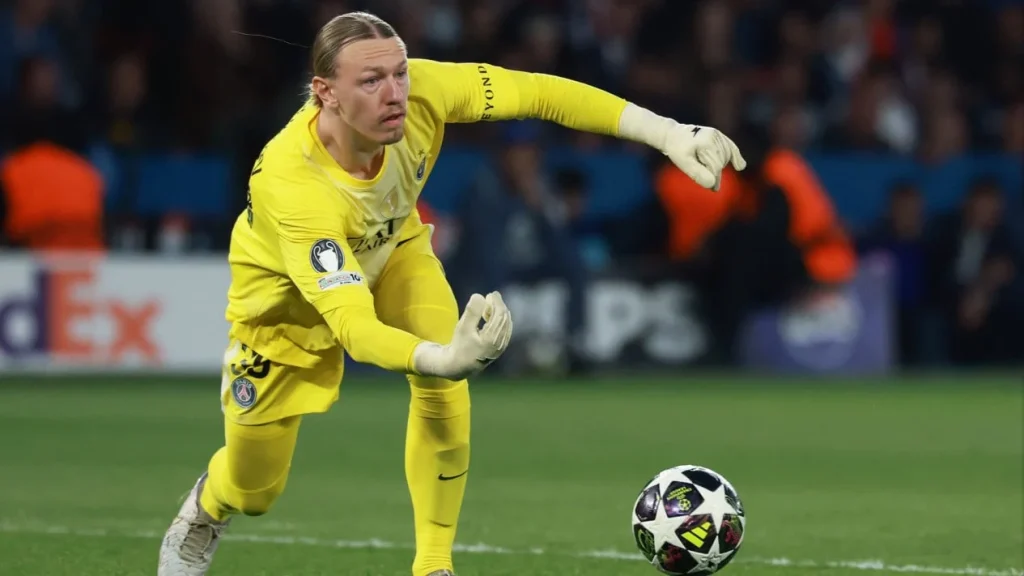 Kiper PSG Dijanjikan 'Malam Panas' oleh Aktris Film Dewasa Jika Kalahkan Arsenal