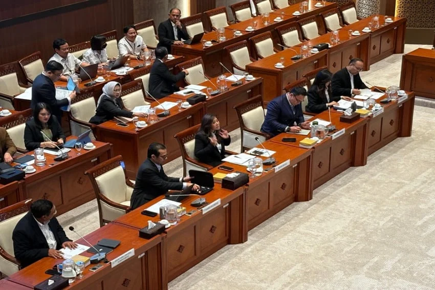 Komdigi Berencana Wajibkan Akun Medsos Cantumkan Nomor HP Pengguna