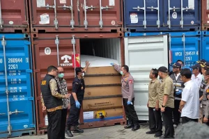 KPK Sita Kontainer Berisi Sparepart Terkait Kasus Bea Cukai