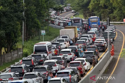 Libur Panjang: Arus Kendaraan Menuju Kawasan Puncak Naik 18%, One Way Diterapkan