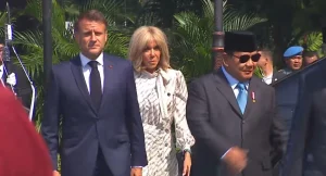 Macron dan Istri Sambut Hangat Kunjungan Prabowo-Didit di Istana Elysee Prancis