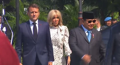 Macron dan Istri Sambut Hangat Kunjungan Prabowo-Didit di Istana Elysee Prancis