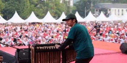 Manshur Praditya, DJ Angklung yang Mengharumkan Harmoni Indonesia di Dunia
