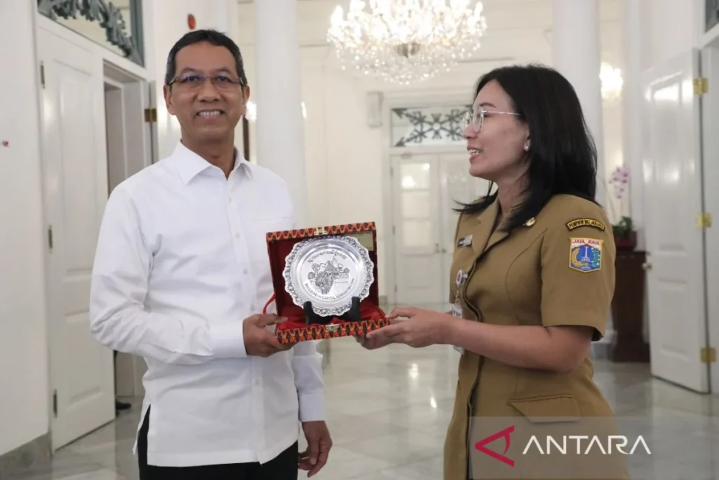 Marulina Dewi Raih Penghargaan Outstanding Leader di Kolaborasi Sektor Publik, Jakarta Bangga