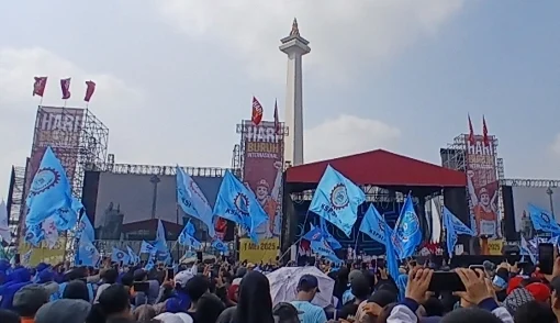 May Day di Monas: Ribuan Buruh Tinggalkan Lokasi Bawa Goodie Bag Sembako