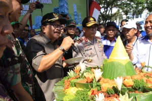May Day Medan: Buruh Bernyanyi, Potong Tumpeng, dan Lucky Draw Bersama Walkot