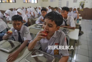 MBG Berikan Dampak Ganda, Sumbang 2% PDB dan Atasi Stunting