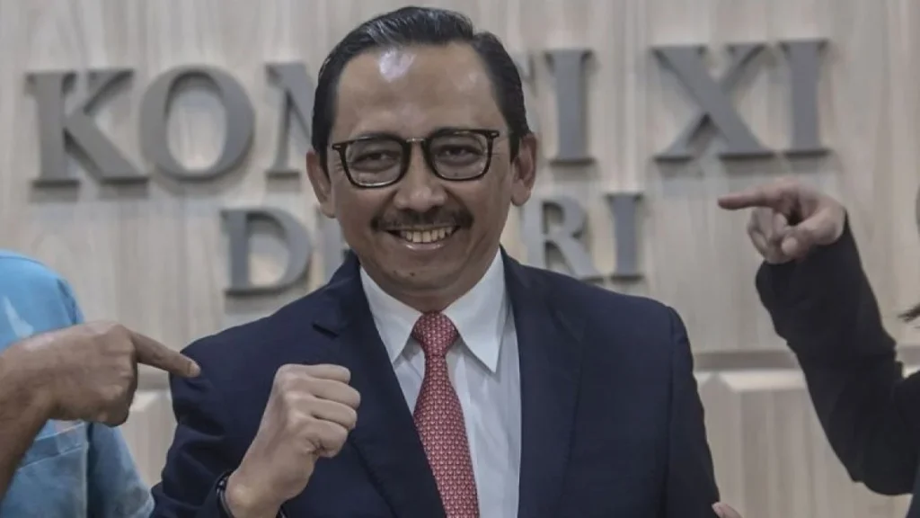 Menkeu Purbaya dan Wamenkeu Juda Agung Bagikan Sapi Kurban