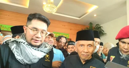 Menkomdigi Tegaskan Hanya Take Down Video Amien Rais, Bukan Gugat