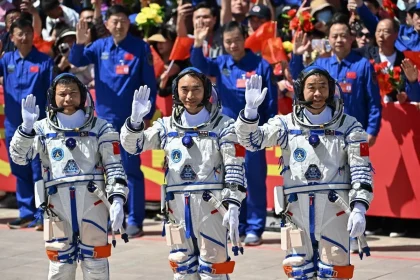 Misi Shenzhou-23: 3 Astronot China Siap Tinggal Setahun di Luar Angkasa