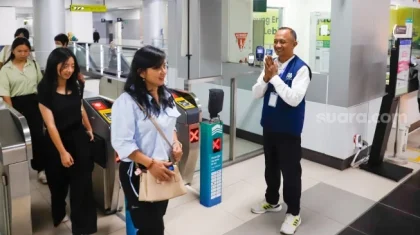 MRT Jakarta Libatkan 24 Lansia Jadi Petugas Stasiun dalam Rangka Hari Lansia Nasional
