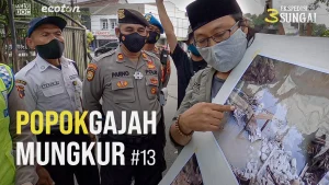 Muncul Poster Penolakan Kedatangan Dandhy Laksono di Makassar
