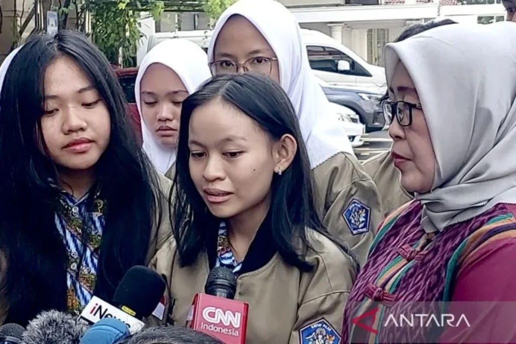 Ocha Peserta LCC Empat Pilar MPR Dapat Motivasi dari Gibran