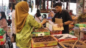 Pasar Oleh-oleh Haji di Tanah Abang Ramai sebelum Idul Adha