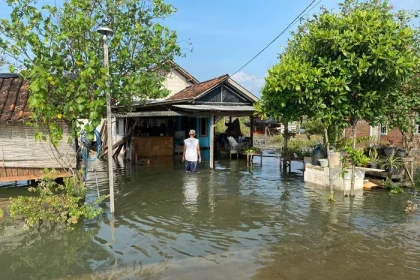 Penurunan Muka Tanah di Semarang Memperberat Penanganan Banjir & Rob