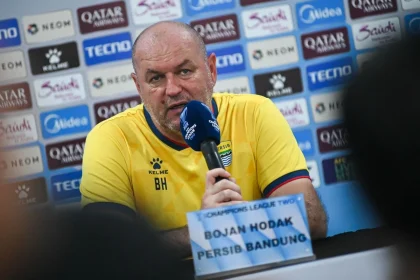 Persib Bandung Tunggu Rampungnya Negosiasi Kontrak Bojan Hodak
