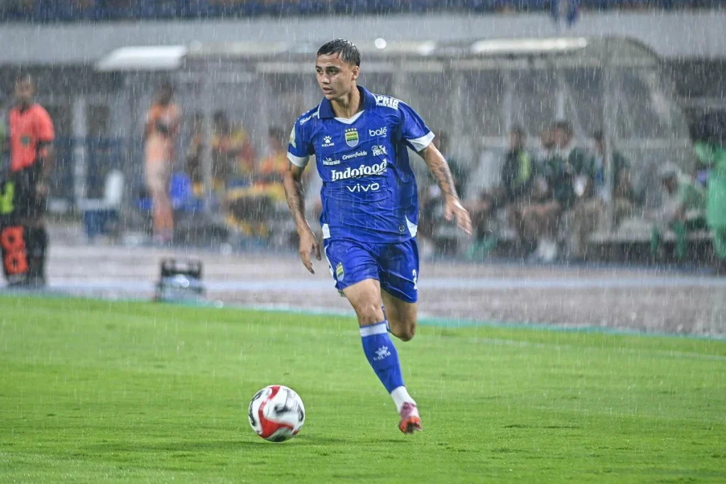 Persib Juara Super League 2025/2026, Atmosfer Bobotoh Terpukau Eliano Reijnders