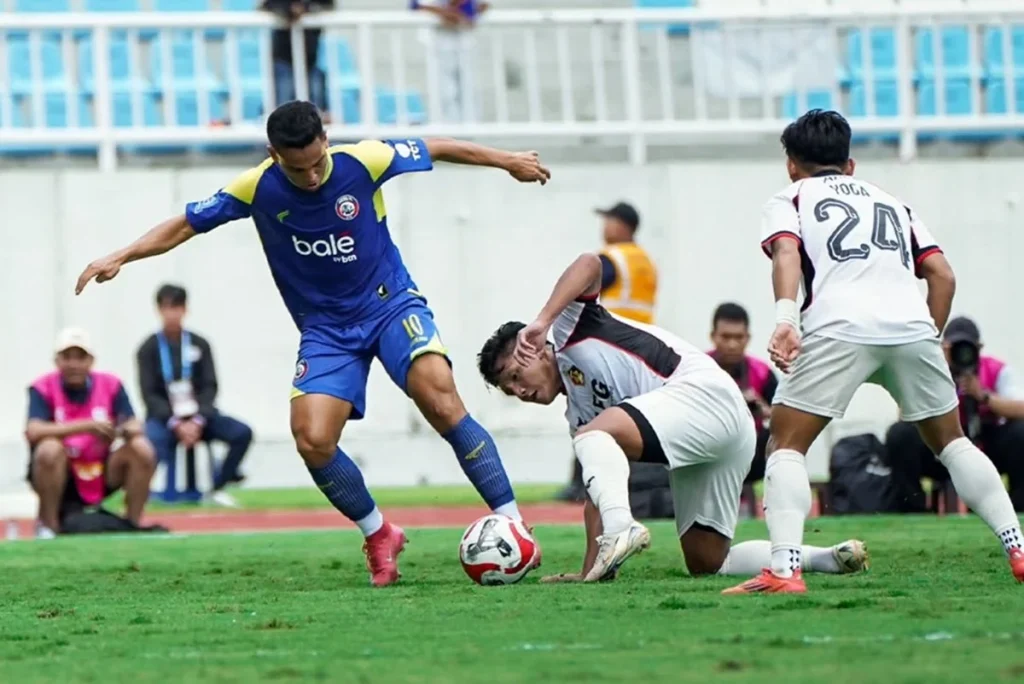 Persik Kediri Menang Dramatis 3-2 atas Arema FC di Gelora Joko Samudro