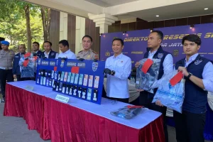 Polda Jatim Bongkar Penipuan Segitiga Jual Beli Mobil Bekas, 11 Orang Ditangkap