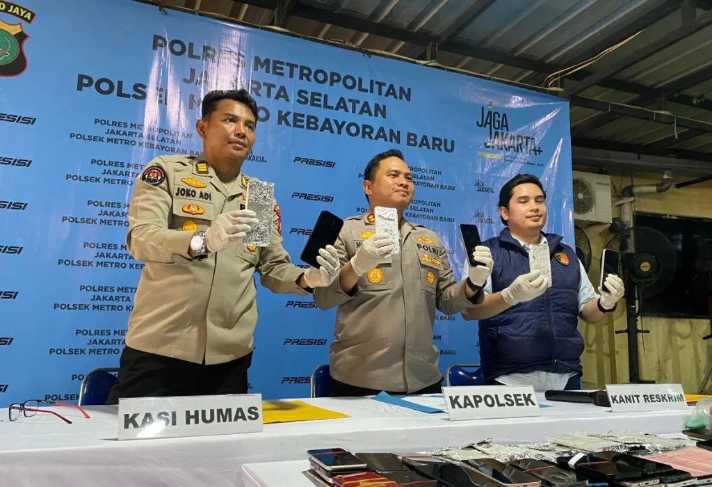 Polisi Bongkar Sindikat Penadah HP Curian di Bekasi, 225 Ponsel Disita