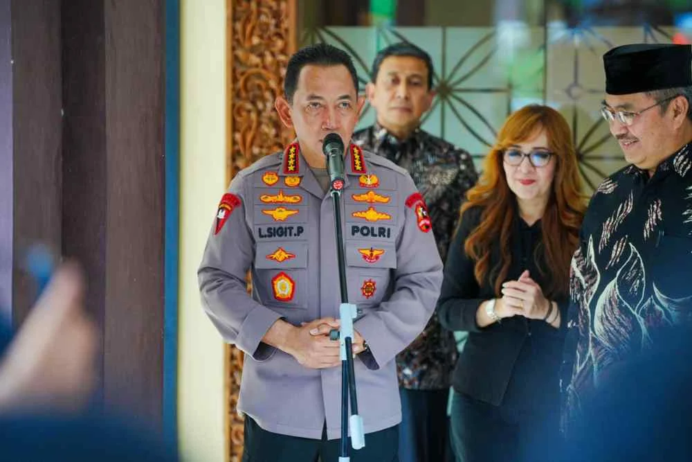 Polisi Live Streaming Dilarang Saat Bertugas: Aturan Baru Humas Polri