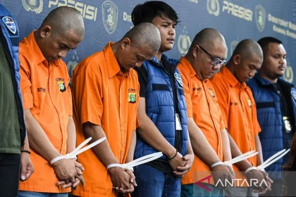 Polisi Surabaya Tangkap 41 Tersangka Penipuan dari Cina, Taiwan, Jepang, dan 3 WNI