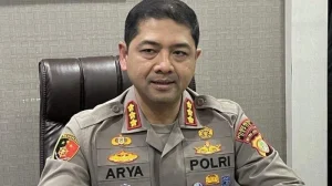 Polrestabes Makassar Buka Layanan SIM C1, Kombes Pol Arya dan Appi Jadi Pemegang Pertama