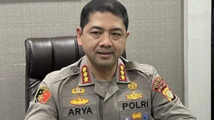 Polrestabes Makassar Buka Layanan SIM C1, Kombes Pol Arya dan Appi Jadi Pemegang Pertama