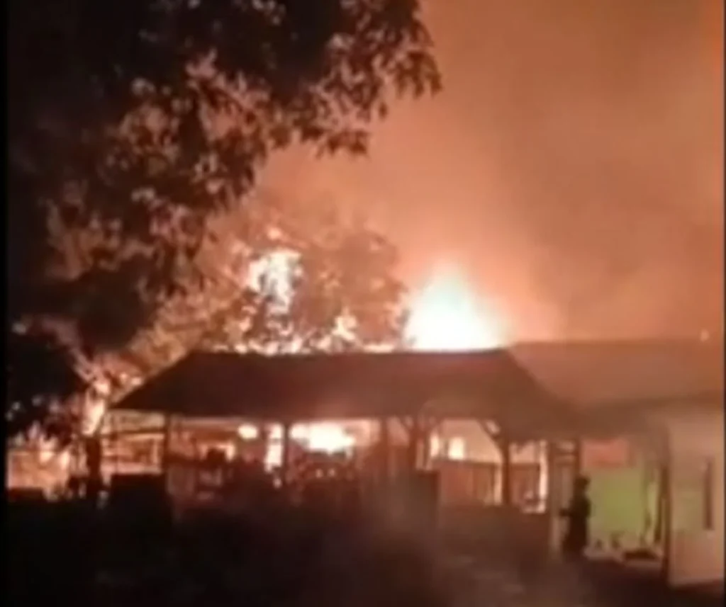 Ponpes di Mesuji Lampung Dibakar Massa Terkait Kasus Pencabulan