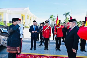 Prabowo Jalani Upacara Penyambutan di Istana Elysee pada Kunjungan Kenegaraan ke Prancis
