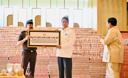 Prabowo Senang Melihat Penyerahan Uang Rp 10,2 Triliun dari Kejagung
