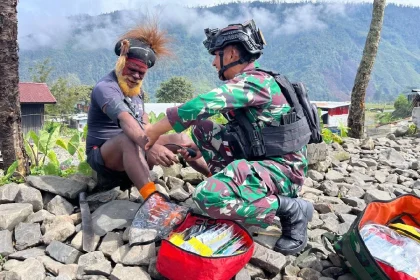 Prajurit TNI Berkontribusi Meningkatkan Kesehatan Masyarakat di Posyandu