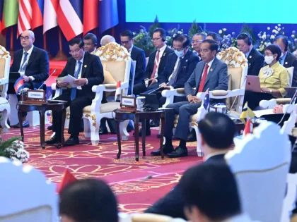 Presiden Diskusikan Strategi Menghadapi Krisis Ekonomi dengan Para Ekonom Senior