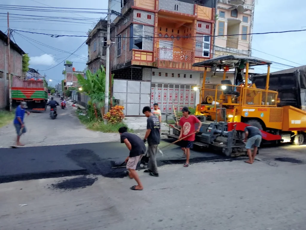Pria Kalap Bakar Kendaraannya di Jalan Poros Pangkep-Maros
