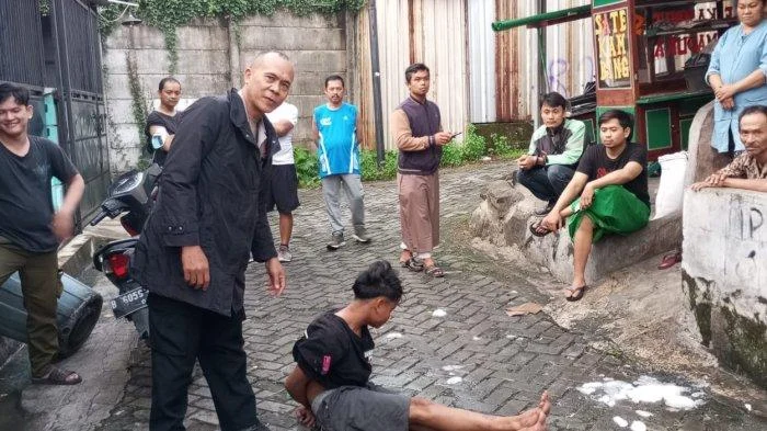 Pria Tak Dikenal di Situbondo Masuk Rumah Warga dan Aniaya Pemilik