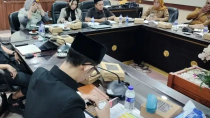 Profil Achmad Syahri Assidiqi, Anggota DPRD Jember yang Viral Bermain Game dan Merokok