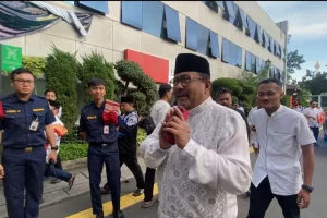 Rano Karno Salat Idul Adha di Balai Kota, Pramono Anung Absen karena Naik Haji