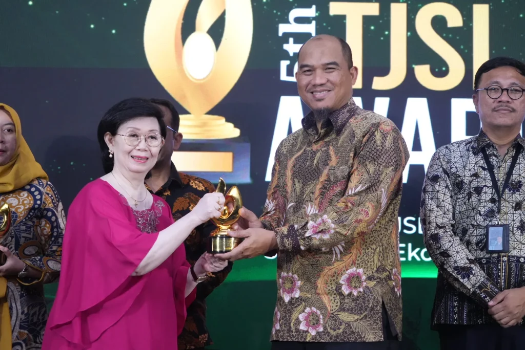 Ratu Wulla Raih Penghargaan Bergengsi atas Pembangunan Ekonomi Lokal-Inklusif di Indonesia Leading Women Awards 2026