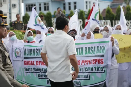 Ratusan Honorer Diangkat Jadi CPNS dan PPPK, Tidak Ada Lagi Pegawai Berstatus Abu-abu