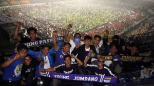 Ribuan Bobotoh Merayakan Persib Juara Liga 1 di Kota Bandung