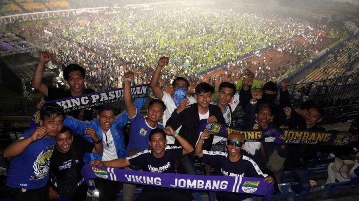 Ribuan Bobotoh Merayakan Persib Juara Liga 1 di Kota Bandung