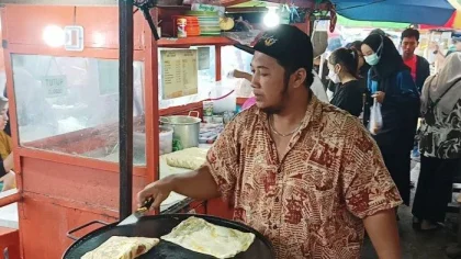Roti Ludes dalam 2 Jam, Slamet Raih Penjualan 300 Buah di Monas saat Hari Buruh