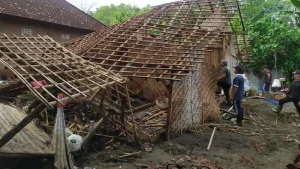 Rumah Hancur Tersapu Banjir, Niat Hartati Berhaji Tak Surut