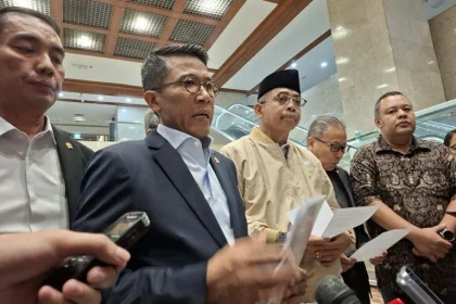 Rupiah Jeblok, DPR Desak Gubernur BI Mundur