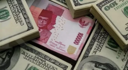 Rupiah Melemah Nyaris Sentuh Rp17.900 per Dolar AS