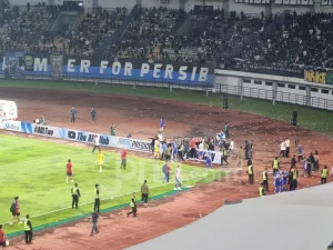 Sanksi AFC Bikin Persib Bandung Rugi Besar, Bobotoh Diminta Introspeksi