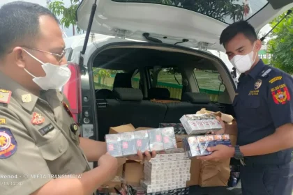 Satpol PP dan Bea Cukai Gerebek Gudang Rokok Ilegal di Gresik