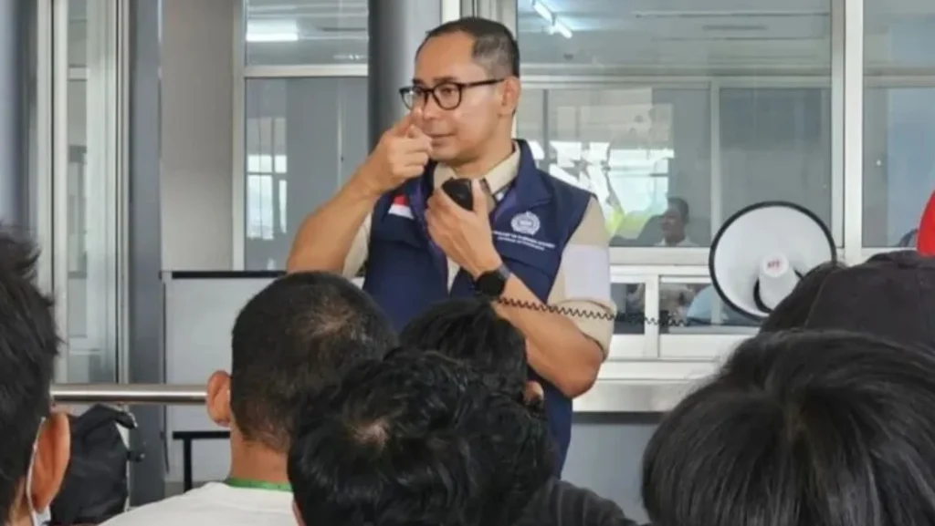 Satu WNI Ditangkap dalam Operasi Penangkapan Markas Judi Online di Hayam Wuruk