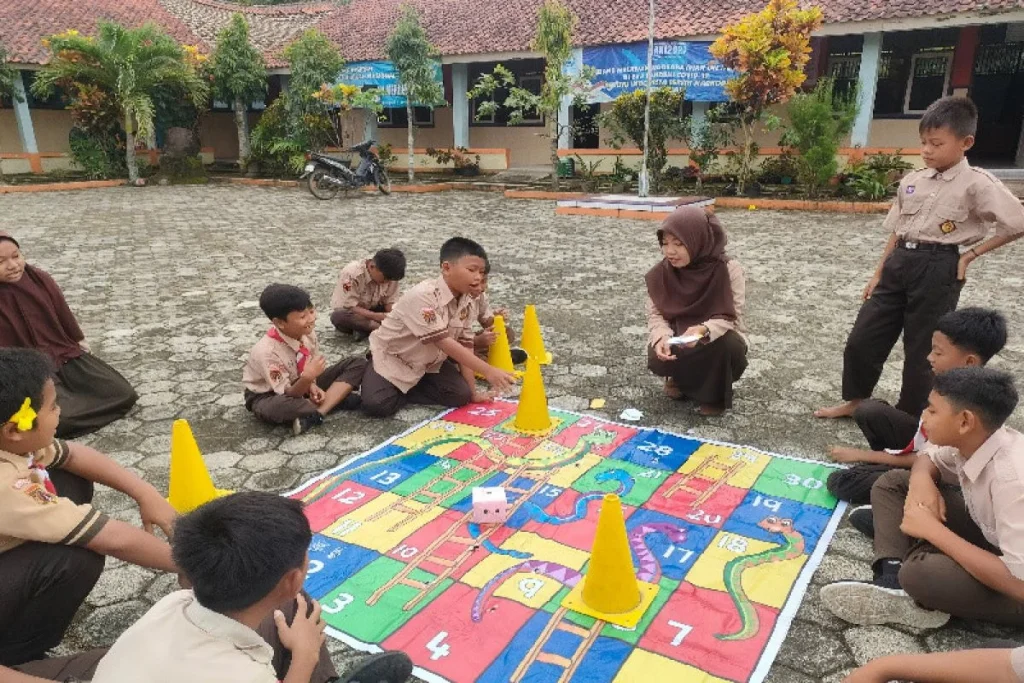 Sekolah yang Bermain: Membangun Karakter Anak dengan Bermain